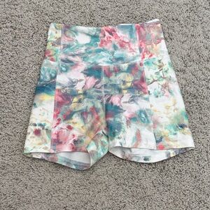 No stains! Barely worn! Womans Multicolor Patterned Shorts